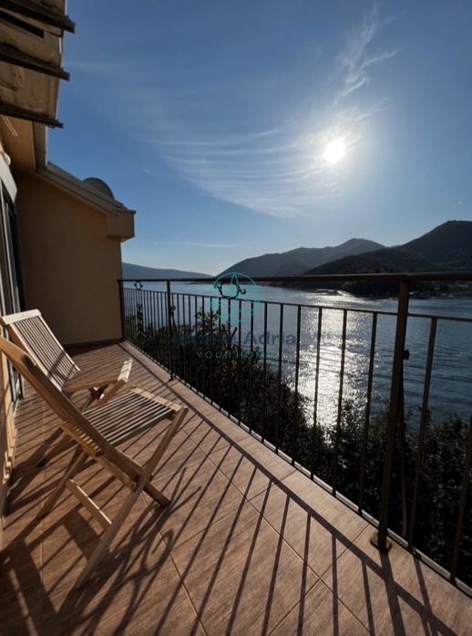 House for sale of 214m2 in Lepetani, near Tivat